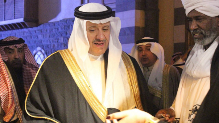 الامير سلطان بن سلمان يزور " اركان جمعية طيبة " في حفل تدشين المدينة عاصمة السياحة الاسلام