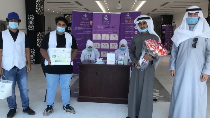 1600 معايدة من جمعية طيبة النسائية بالمدينة لرجال الأمن والصحة